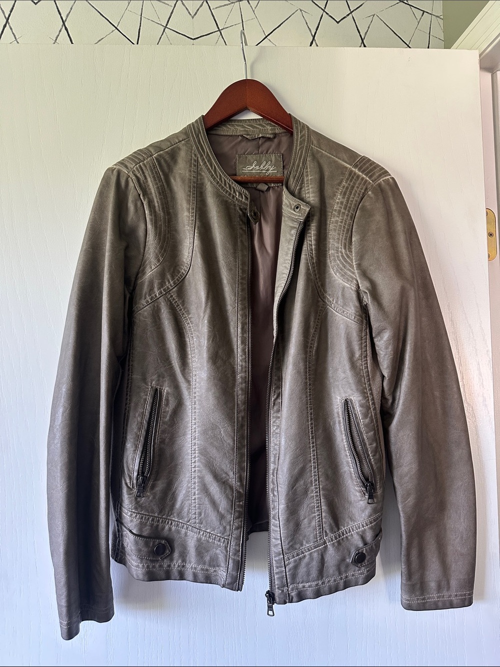 Sebby Women's Taupe Leather Jacket - large